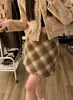 Falda Larga Retro de Cuadros Rojos para Mujer Primavera Otoño 2026 Cintura Alta Cadera Ajustada Adelgazante Casual de Lana Línea A Corta Invierno