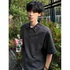 Camisa Polo Bordada Estilo Americano Tie-Dye de Manga Corta para Hombre, Fresca y Elegante para el Verano, Tacto de Alta Gama, Camiseta Resistente con Cuello Campana, Hombros Normales y Mangas Medias