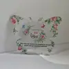 Regalo único de pompón de felpa y borla para mamá y abuela con llavero acrílico floral de mariposa-