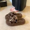 Pantuflas mullidas de otoño e invierno para exteriores, nuevo estilo de moda con estampado de leopardo, zapatos peludos de suela gruesa para mujer
