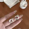 Brincos Casuais e Versáteis em Formato de C para Mulheres, Novo Estilo Ins para o Trabalho, Nicho Elegante Brincos com Tira Traseira Acessórios de Brincos