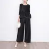 Conjunto Feminino de Moda Duas Peças Nova Coleção Primavera/Verão 2026: Blusa Top Patchwork Solta e Calça Casual Modeladora Conjunto Estilo Miyake