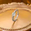 Anel de Prata Esterlina S925 com Diamante Único Suspense Suspenso Brilhante para Mulheres Retro Acessível Luxo Moda Nicho Alto Padrão Exquisito Versátil
