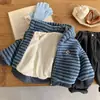 Abrigo Peludo para Niños Invierno 2026 Estilo Nuevo Ropa Exterior con Capucha de Felpa Rayada para Niños Bebé Dibujos Animados Lindo Espesado
