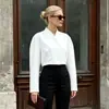 Blazer blanco de cuello en V para mujer FCB European and American Commuter Otoño/Invierno 2026 Nuevo Blazer Corto Moderno Transfronterizo