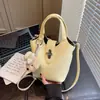 Bolsa de Balde com Fivela de Travamento Couro PU Moda Bolsa de Ombro Versátil para Uso Diário Bolsa de Mão Tendência Bolsa Transversal Modelo Novo Primavera 2026