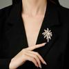 Ropa de Abrigo Otoño e Invierno Accesorios de Ropa de Abrigo Flor de Sol Pin Fijo Multiusos Broche de Fuegos Artificiales Brillantes Incrustado con Circonita de Alta Gama