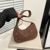Bolso de Hombro de Pana con Estampado de Fresas - Lindo Bolso Hobo para Mujer, Bolso de Mano Casual para Debajo del Brazo con Correa Ancha, Bolso Tote Ligero para el Día a Día, Compras y Citas