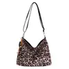 Bolsa Tote Animal Print Leopardo Moda Coreana para Mulheres, Bolsa de Ombro Versátil em Camurça, Bolsa de Mão Nicho com Tachas Bolsa Dumpling Tendência