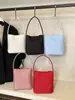 Bolso Cubo Coreano de Mano 2026 Nuevo Color Sólido Bolsa de Regalo Versátil Moda Nicho Bolso de Hombro para Estudiante