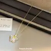 Colar de Esmalte Borboleta Vintage Estilo Francês com Diamantes para Mulheres, Exquisito Borboleta da Fortuna Elegante Estilo Palácio Tendência Nacional para Mulheres