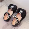 Zapatos de Princesa para Niños 2026 Primavera/Otoño Nuevos Zapatos de Una Sola Pieza con Pedrería Perla y Lazo, Boca Baja, Zapatos Pequeños de Cuero, Suela Suave, Zapatos para Actuación