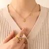 Marca Estilo Nuevo Ins Francés Hip Hop Moda Retratos Collar Geométrico Cadena de Collar Chapada en Acero de Titanio Oro de 18 quilates Joyería