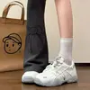 Zapatillas de entrenamiento alemanas de cuero de caña baja para mujer, nueva colección otoño 2026, transpirables, casuales, versátiles, de suela gruesa, retro y deportivas tipo "dad shoes"