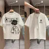 Nova Camiseta Casual Masculina de Manga Curta para o Verão 2025, Camiseta Básica Fashion e Versátil com Estampa de Desenho Animado, Simples e Moderna