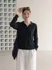 Suéter Tricot Elegante Vintage Estilo Old Money com Gola V e Manga Longa para Mulheres, Suéter de Gola Reversível para o Início do Outono, Top Base