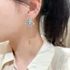 Pendientes de Estrella de Circonita Estilo Lujo Ligero Aguja de Plata, Pendientes Versátiles de Moda y Exquisitos para el Trabajo Diario, Pendientes Elegantes de Nicho de Gama Alta