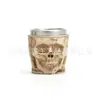 Mini taça de vinho personalizada em formato de caveira com acabamento em bronze antigo, textura imitando osso prateado, design de caveira com padrão de nó em relevo, ornamento para copo de licor