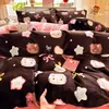 Colección nueva 2026: Juego de ropa de cama de cuatro piezas de terciopelo de leche, grueso y forrado de felpa, con estampado fresco y delicado, amigable con la piel y suave, adecuado para habitaciones de dormitorios