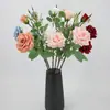 Flor de Rosa Artificial Tallo Único Múltiples Cabezas Rosa Roja Decoración para el Hogar Boda Arreglo Flor Artificial Hecha a Mano Venta al por Mayor Transfronteriza