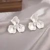 Pendientes de Flor con Circonita Microincrustada Estilo Minimalista Versátil Simple Pendientes de Moda de Alta Gama Lujo Ligero Pendientes al por Mayor