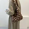 Bolso de hombro retro de lunares nuevo otoño/invierno 2026, bolsa de compras de gran capacidad con asa suave, bolso tote versátil para el trabajo