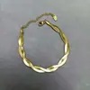 Collar apilado de cadena de serpiente plana de tres capas de moda transfronteriza europea y americana para mujer, cadena de metal con cruz, cadena para clavícula con temperamento, venta al por mayor