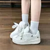 Tenis de suela gruesa, nuevo estilo de verano, zapatos blancos para mujer, súper elegantes, zapatos para mujer que aumentan la altura, zapatos casuales versátiles, hacen que las personas bajitas parezcan más altas
