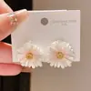 Pendientes de Flor de Goteo de Aceite Super Hada de Aguja Plateada, Pequeños y Dulces, Pendientes de Diseño Versátil, Pendientes Simples de Nicho de Gama Alta