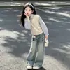 Conjunto de Outono para Meninas 2026 Novo Conjunto de Duas Peças Outono para Crianças: Camisa de Manga Longa Falsa de Duas Peças e Calça Jeans