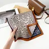 2025 Novo Lenço de Seda Retrô Tendência Faixa de Cintura Lenço Quadrado Pequeno Moda em Camadas Feminina Lenço de Seda Paisley Lenço de Pescoço Atacado