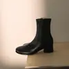 Botas de tornozelo pretas de 5cm, estilosas, minimalistas, elásticas, de corte justo, nova coleção outono/inverno 2026, bico redondo, salto grosso, zíper traseiro, botas curtas para mulheres