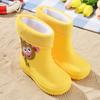 Botas de lluvia para niños al por mayor de fábrica, botas de lluvia antideslizantes impermeables con forro polar y dibujos animados para niños y niñas de jardín de infantes.