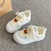Zapatillas de Suela Gruesa Estilo Coreano Zapatos Blancos Chic Nuevos Zapatos de Mujer Primavera y Otoño 2026 Zapatos Casuales Versátiles para Estudiantes