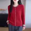 Cardigã de tricô com blocos de cor estilo tweed para mulheres, com trança falsa de lã, gola redonda e design de abotoamento simples, perfeito para usar em camadas e para o trajeto diário.