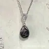 Colgante de Venta Caliente Transfronterizo, Moderno y Sencillo, Colgante de Collar con Incrustaciones de Cuarzo Rosa Hueco con Forma de Pera y Lágrima