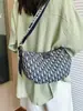 Bolsa Bordada con Correa Ancha, Bolso Cruzado de Hombro Único, Bolso Tipo Dumpling para Mujer, Bolso de Mujer al por Mayor Transfronterizo, Bolso de Tela de Alta Gama, Envío Directo de una Pieza