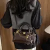 Bolso de Mano de Lujo Ligero de Nicho Nuevo Otoño/Invierno 2026, Bolso Boston de Alta Gama para el Trabajo, Bolso Cruzado Texturizado de Moda