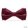 Collar rojo ceremonia de boda novio traje de boda moño compromiso padrino corbata corbata traje color sólido