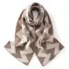Cachecol de tricô de cashmere com padrão de losangos estilo francês para mulheres, quente, grosso, confortável, macio, versátil e estiloso, adequado para o uso diário