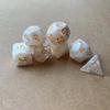 Terno de padrão de pérola de sete grãos peneira de vários lados Digital Cor alienígena Comércio exterior Digital Multi-sided Color Running Dice