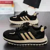 Sapatos Masculinos 2026 Primavera Novo Modelo Popular Respirável Antiderrapante Sola Grossa Versátil Sola Macia Sapatos de Pai