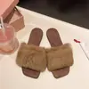 Nuevas pantuflas peludas estilo francés para otoño e invierno, pantuflas de felpa planas de algodón tipo hada 2026, pantuflas para mujer para uso exterior y en casa