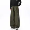 Pantalones casuales estilo americano de remaches color verde militar para hombre, nuevos pantalones de pierna curva de otoño, pantalones anchos holgados de moda