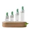 La solución madre se embotella en botellas de vidrio transparente de 2 ml, 3 ml y 5 ml, y en botellas de esencia y de muestra, y en botellas con gotero.
