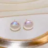 2026 Novo Produto Brincos de Pérola Iridescente a Laser Simples e Exquisitos com Tachos de Prata, Brincos de Alta Qualidade e Elegantes