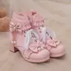 Sapatos de doce com borda de renda de laço doce Botas de couro de princesa Botas Martin de cadarço com renda e miçangas Botas curtas salto médio grosso Botas de comércio exterior