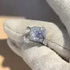 Anillo de Lirio de Calas Morado Fresco y Elegante, Anillo de Diamante Brillante, Versátil, Súper Brillante, Anillo de Lujo y Exquisito al por Mayor