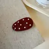 Pinza para el pelo con lazo de lunares rojos, un accesorio sofisticado y elegante para flequillos laterales, una hermosa pinza pequeña para el pelo y un elegante accesorio para el cabello para sujetar mechones sueltos.