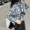 Camisa corta a cuadros retro chic coreana con cuello de solapa, ropa de protección solar